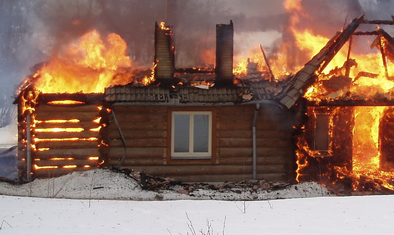 Соблюдая правила пожарной безопасности, вы сможете обезопасить свое жилище от пожара.
